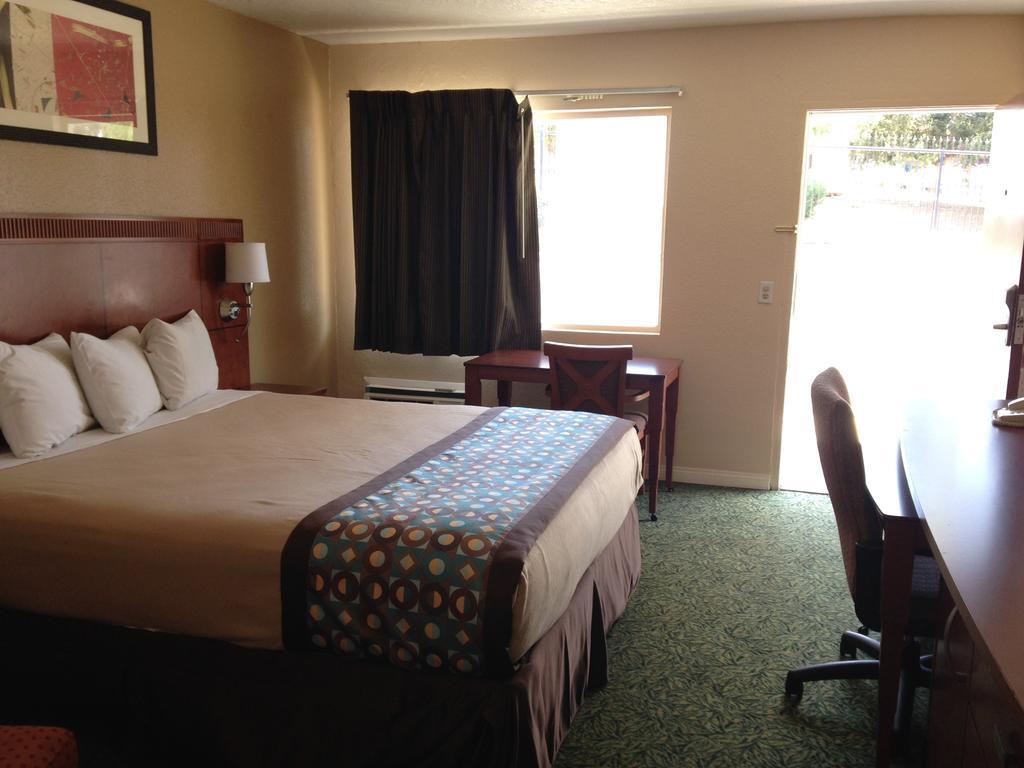 Escondido Lodge Room photo