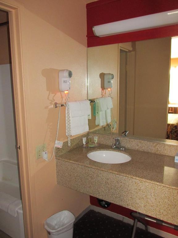 Escondido Lodge Room photo